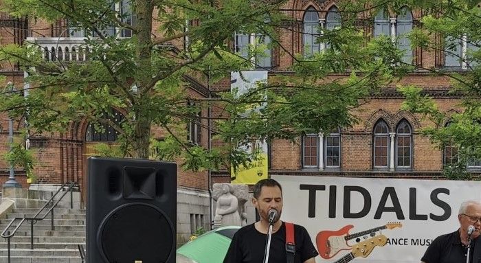 TIDALS spiller live på Rådhustorvet i Vejle 17. juni 2022